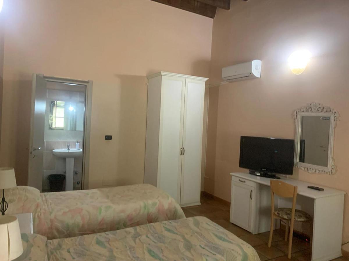 B&B Julia'S Friends Sassari Exteriör bild