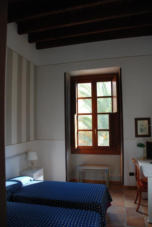 B&B Julia'S Friends Sassari Exteriör bild